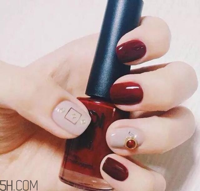 2018冬天涂什么顏色的指甲油好看？美甲小知識