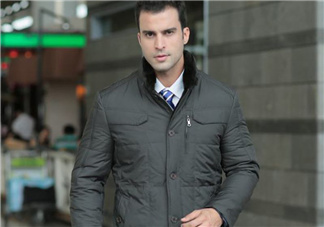 阿瑪尼羽絨服怎么樣？阿瑪尼羽絨服偏小嗎？