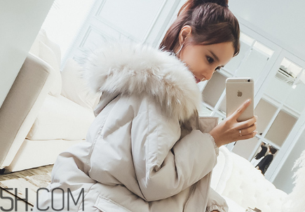 羽絨服洗后有水印的原因 中戲羽絨服多少錢(qián)一件