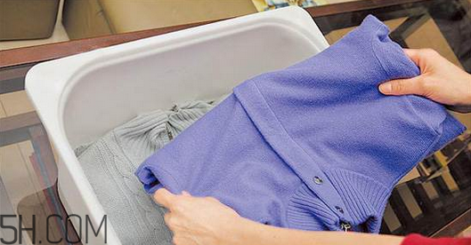 女裝羽絨服怎么保養(yǎng)？輕薄羽絨服怎么搭配？