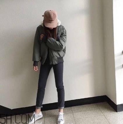 羽絨服怎么穿不顯胖？冬季好看的女裝羽絨服時(shí)尚搭配