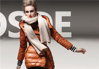 女裝羽絨服怎么保養(yǎng)？輕薄羽絨服怎么搭配？