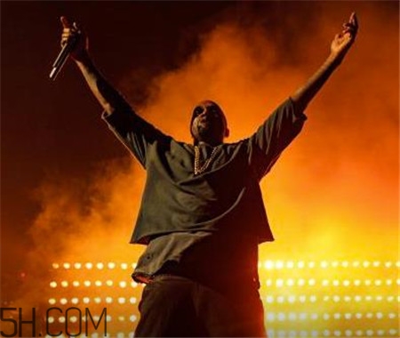 yeezy 500 desert rat純黑配色實物什么樣？