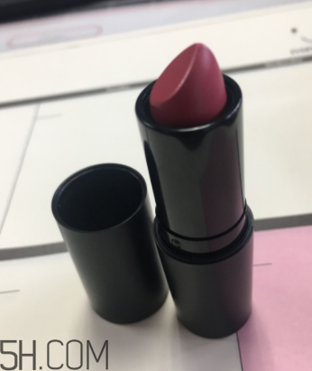 羽西蟲草口紅滋潤(rùn)嗎？哪個(gè)色號(hào)適合秋冬？