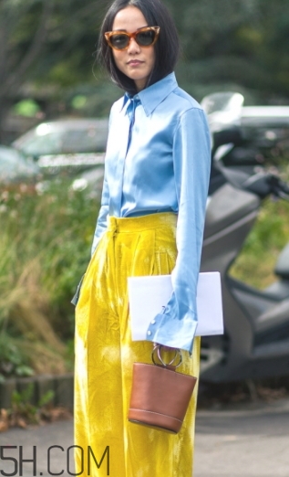 金絲絨褲子配什么上衣？金絲絨上衣搭配