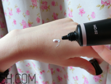 阿芙精油妝前乳色號有哪些？哪個色號能遮痘??？