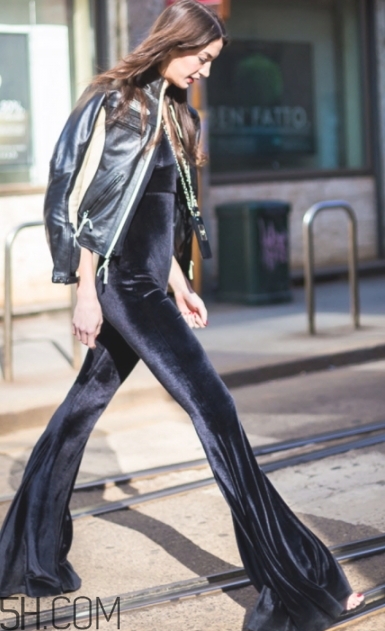 金絲絨褲子配什么上衣？金絲絨上衣搭配