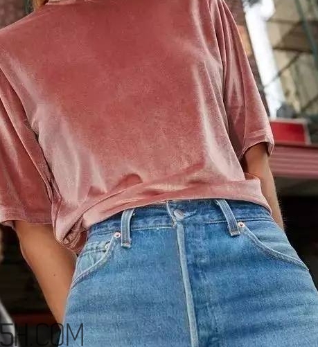 金絲絨褲子配什么上衣？金絲絨上衣搭配