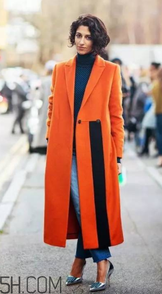 橘色衣服怎么搭配？橘色衣服搭配指南