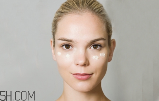 眼霜分幾種？眼霜和眼部精華一樣嗎？