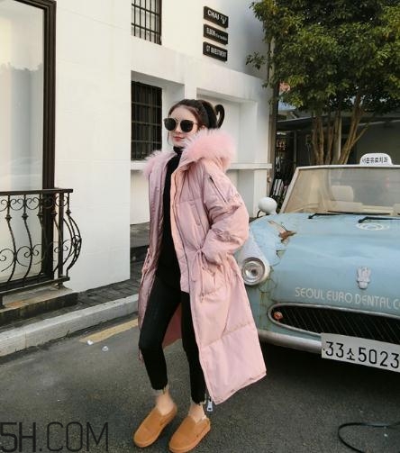 粉色羽絨服配什么鞋子？粉色羽絨服搭配鞋子圖片