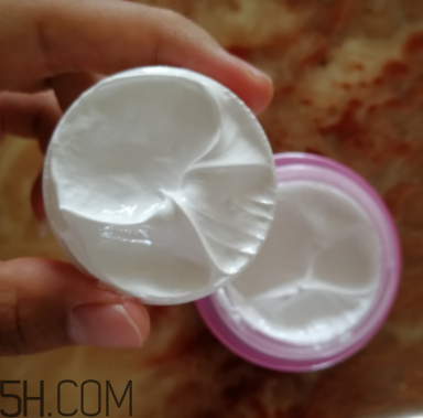 素顏霜需要卸妝嗎？植美村素顏霜要卸妝嗎？