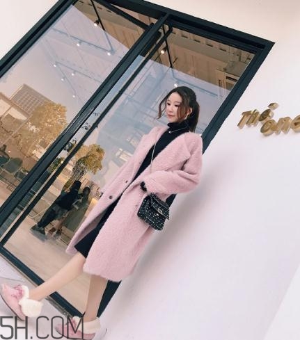 粉色大衣搭配什么鞋子？粉色大衣搭配鞋子圖片