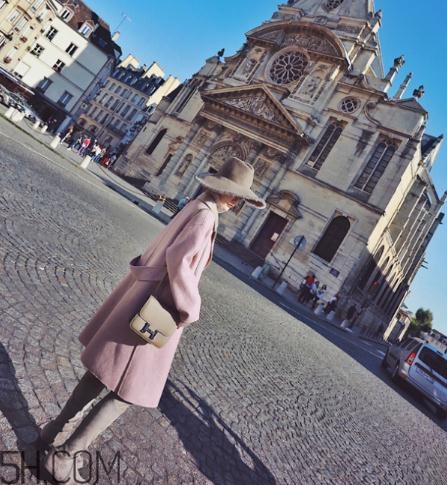 粉色大衣搭配什么鞋子？粉色大衣搭配鞋子圖片