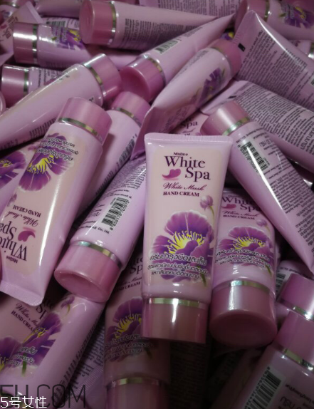 味道好聞的護(hù)手霜實(shí)力大測(cè)評(píng) 消除手指細(xì)紋的魔力護(hù)手霜 味道好聞的護(hù)手霜實(shí)力大測(cè)評(píng) 消除手指細(xì)紋的魔力護(hù)手霜