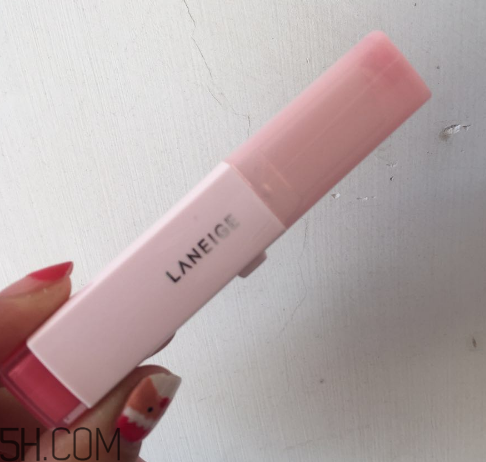 蘭芝v型雙色唇膏真人試色 蘭芝v型雙色唇膏適合黃皮嗎？