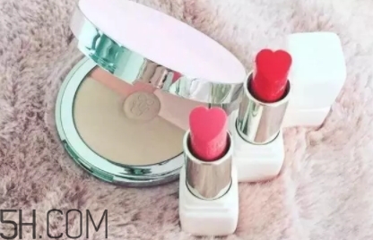 嬌蘭愛心粉管唇膏多少錢？嬌蘭愛心口紅上市時(shí)間