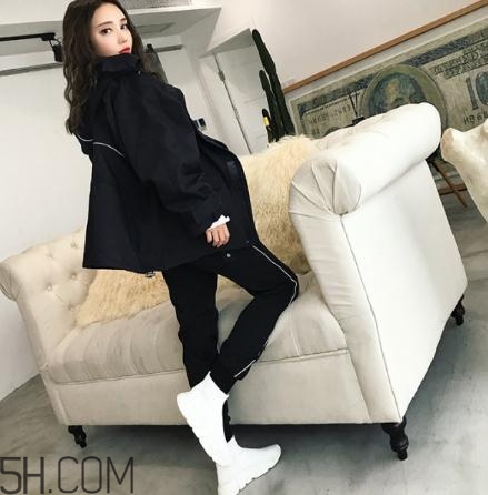 沖鋒衣搭配什么褲子好看？沖鋒衣搭配褲子圖片