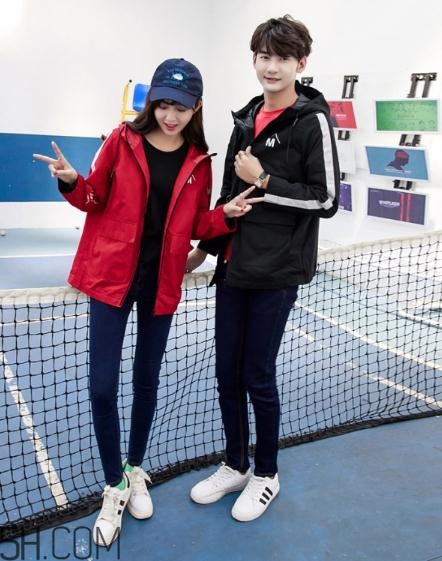 沖鋒衣搭配什么褲子好看？沖鋒衣搭配褲子圖片