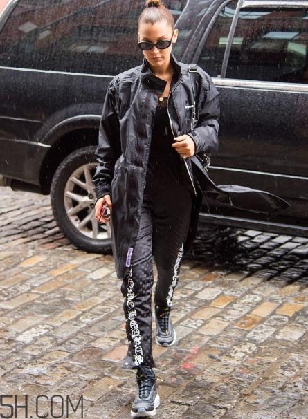 沖鋒衣搭配什么鞋子？沖鋒衣搭配鞋子圖片