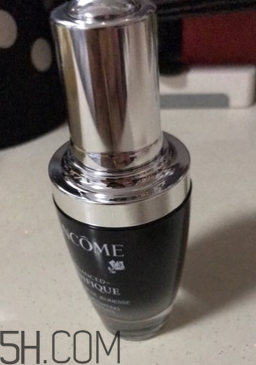 肌底液和精華有什么區(qū)別？蘭蔻小黑瓶可以單獨(dú)用嗎？