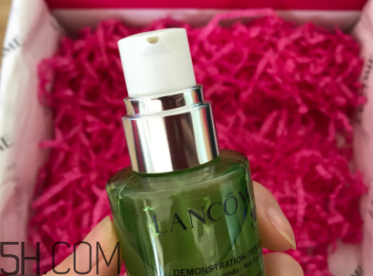 蘭蔻水光瓶適合什么年齡使用？蘭蔻水光瓶適合輕齡肌嗎？