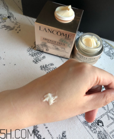 蘭蔻菁純眼霜與小黑瓶眼霜有什么區(qū)別？哪個好用？