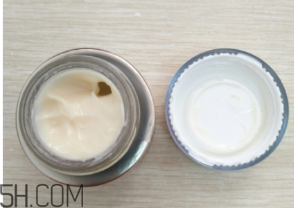 蘭蔻菁純眼霜與小黑瓶眼霜有什么區(qū)別？哪個好用？