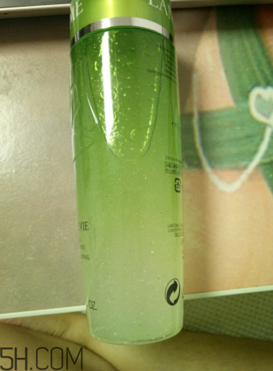 蘭蔻水光潤養(yǎng)美容液油不油？適合油皮嗎？