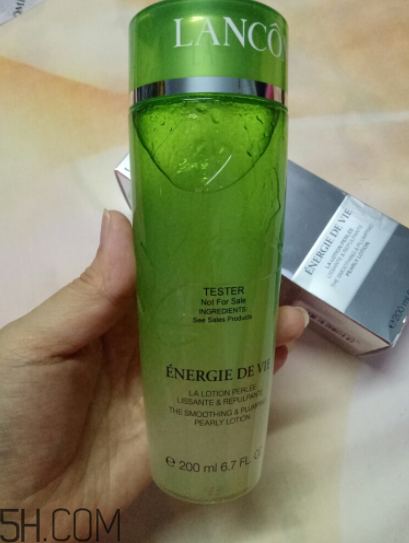 蘭蔻水光潤養(yǎng)美容液油不油？適合油皮嗎？