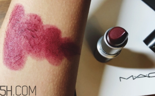 mac口紅和阿瑪尼口紅哪個好？mac魅可和阿瑪尼哪個好？