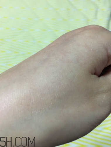 蘭蔻美膚修護(hù)精華乳有刺激嗎？適合敏感肌嗎？