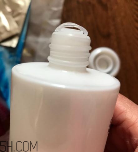 萱姿抗皺緊致滲透乳怎么樣？萱姿抗皺緊致滲透乳好用嗎？