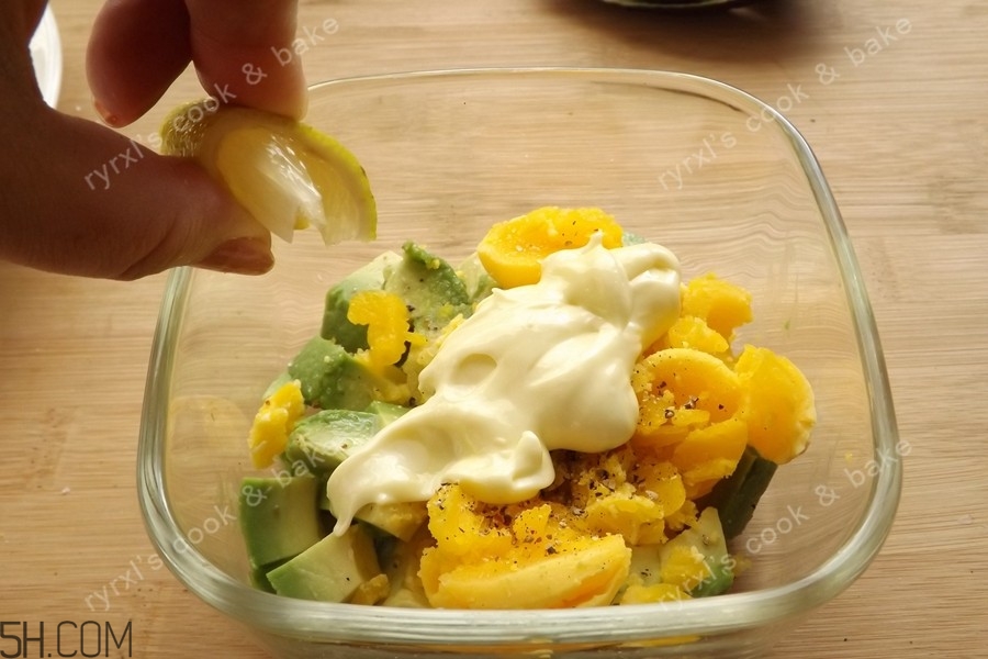 牛油果和雞蛋能一起吃嗎？牛油果和雞蛋的做法有哪些？