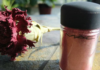 mac魅可人魚姬眼影日常嗎？mac魅可人魚姬眼影是什么顏色