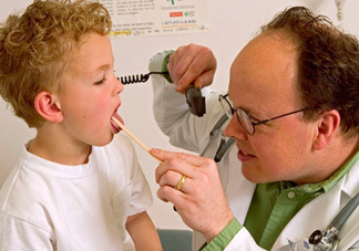 扁桃體發(fā)炎可以吃哪些水果？扁桃體發(fā)炎和咽喉炎有什么區(qū)別？