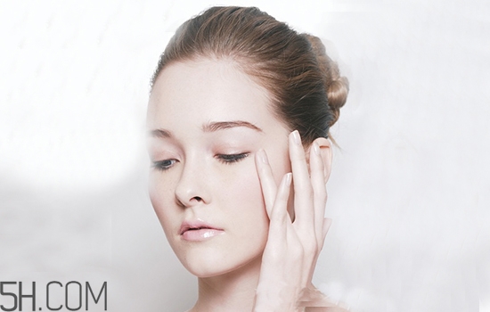 眼霜分幾種？眼霜和眼部精華一樣嗎？