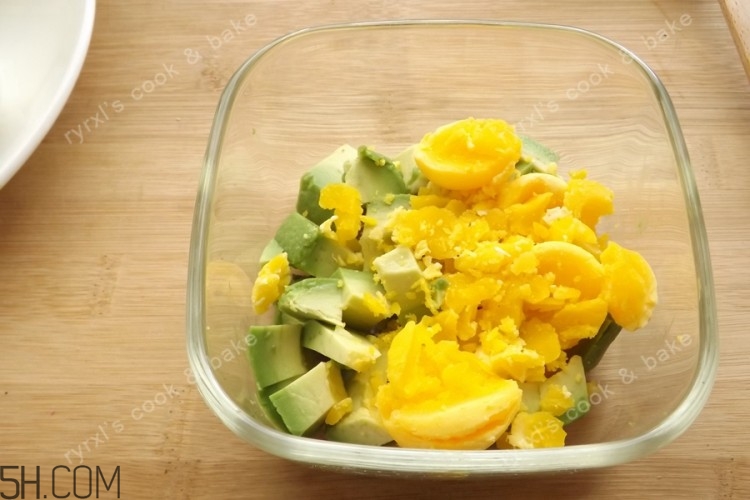 牛油果和雞蛋能一起吃嗎？牛油果和雞蛋的做法有哪些？