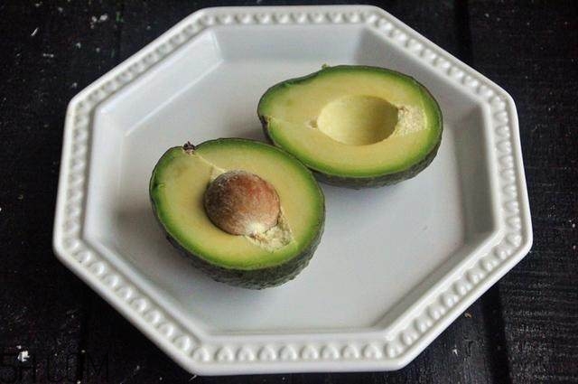 牛油果和牛奶可以一起吃嗎？牛油果和牛奶可以榨汁嗎？