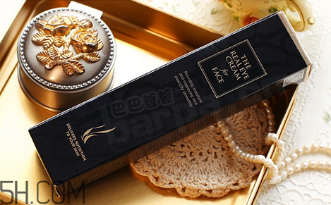 早晚用什么眼霜好？ahc眼霜會不會長脂肪粒？