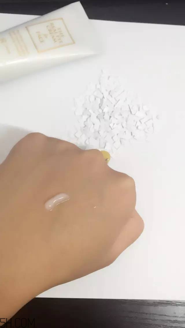 眼霜需要早晚都用嗎？ahc第五代眼霜效果怎么樣？