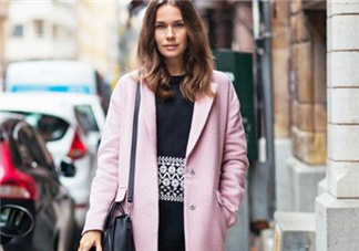 粉色大衣里面怎么搭配？粉色大衣內(nèi)搭什么顏色？