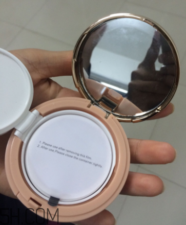 韓熙貞礦物氣墊霜油不油？適合油皮嗎？