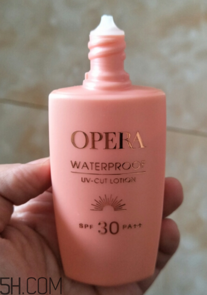 娥佩蘭防曬霜是物理防曬還是化學(xué)防曬？油不油？