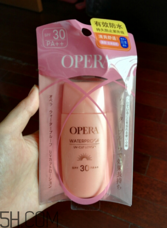 娥佩蘭防曬霜是物理防曬還是化學(xué)防曬？油不油？