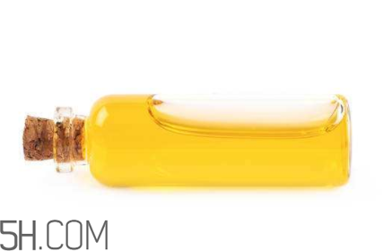 甘油會(huì)讓皮膚變黃嗎？甘油要怎么使用？