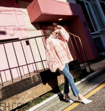 粉色毛衣搭配什么下身？粉色毛衣下面怎么搭配？