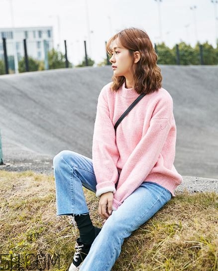 粉色毛衣搭配什么下身？粉色毛衣下面怎么搭配？