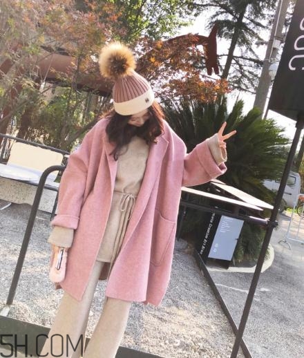 粉色上衣配什么顏色褲子？粉色上衣搭配褲子圖片