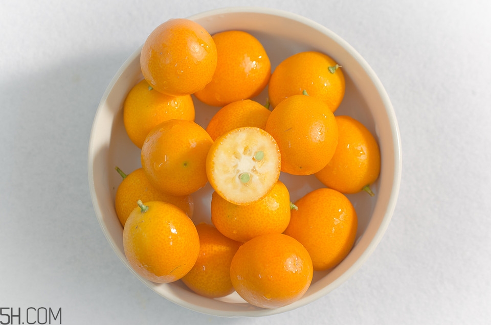 吃了金桔能喝牛奶嗎？金桔和牛奶能一起吃嗎？